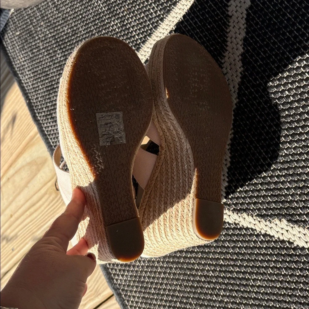 Michael Kors Berkley Wedge Sandal size 8